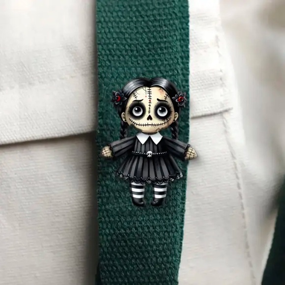 Gothic Doll Brooch - Black and White - Picture 3 of 4